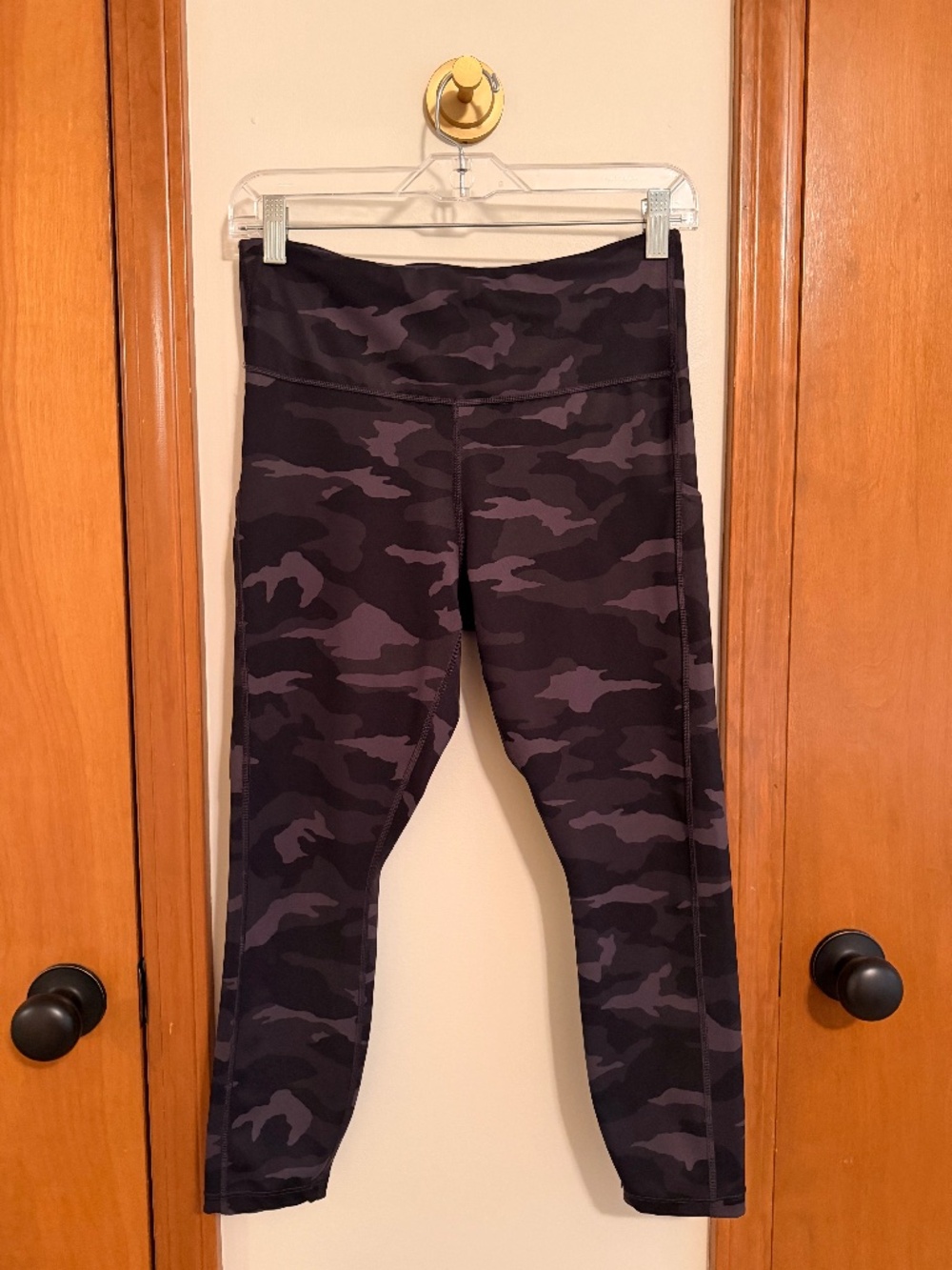 Athleta Ultimate Camo Stash Pocket 7/8 Tight Leggings Size M Petite